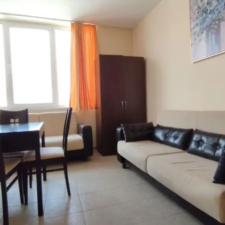 Apartament с одной спальней Carolina